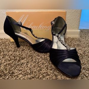 Michelangelo Size 8.5 Tia Navy Heels with Rhinestone Strap
